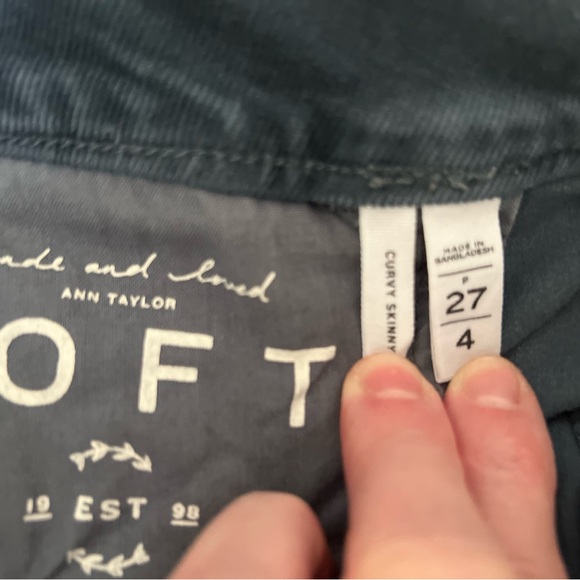 Loft Curvy Skinny Corduroy Jeans - Picture 5 of 5